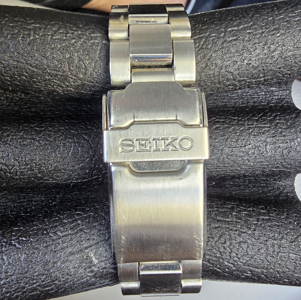 Seiko Chronograph 50M watch - Picture 2 of 4